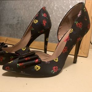 Betsey Johnson Bret Rose Motif Stiletto Pumps
